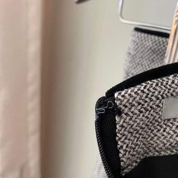 H&M Tweed Career Skirt Contemporary Modern Fitted Midi Length Size 2 - Picture 6 of 8